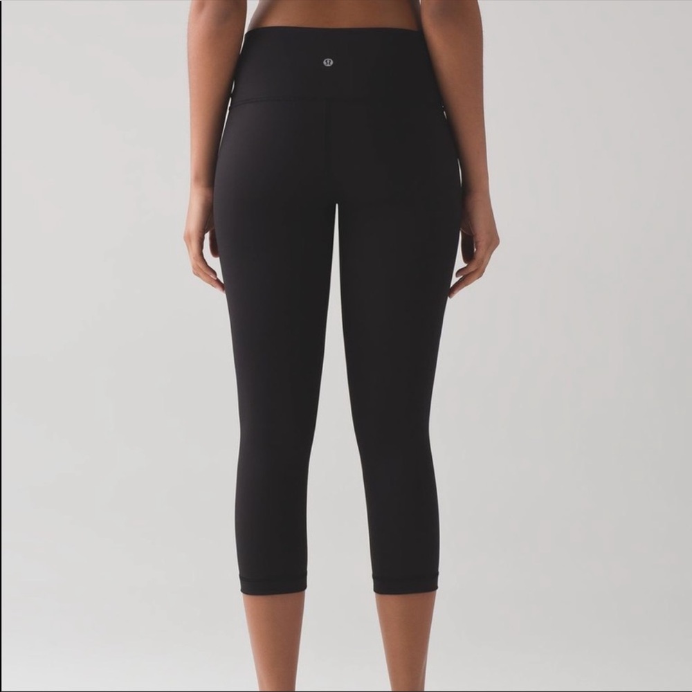Lululemon Black Cropped Leggings